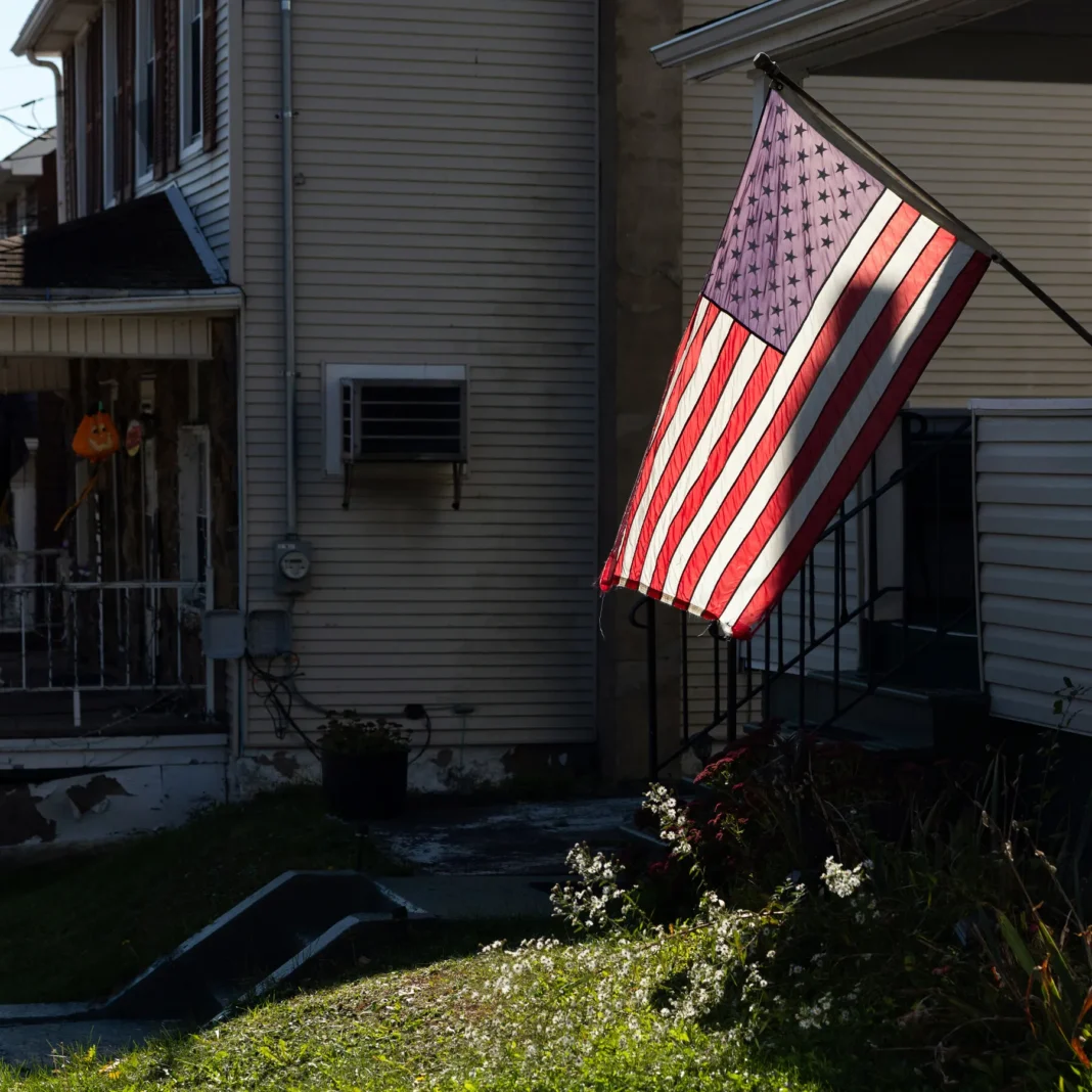17pol pennsylvania scrolly 01 kzhg mediumsquareat3x
