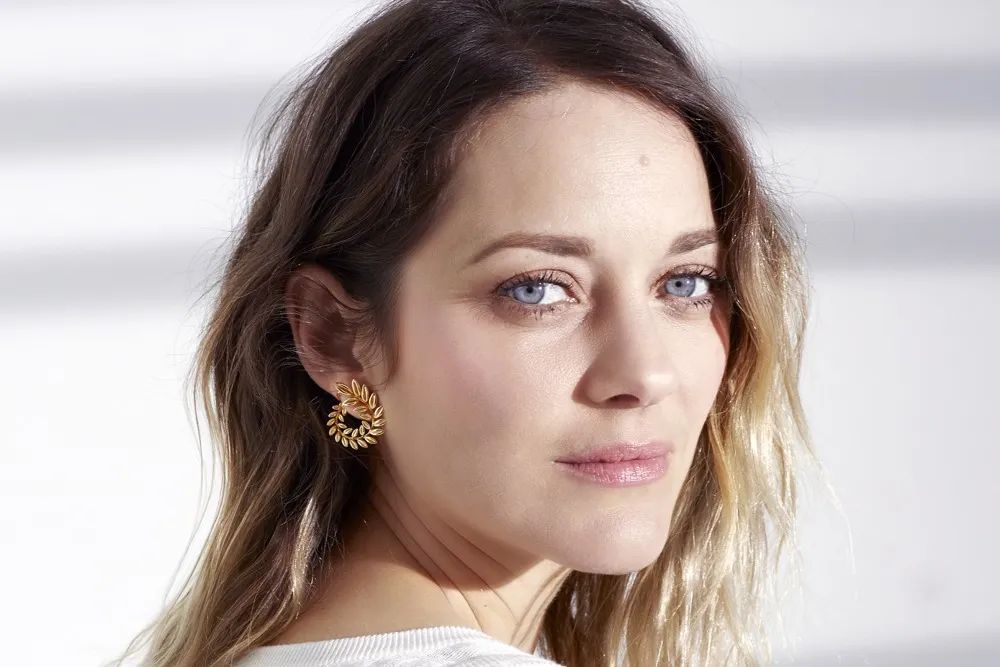 Marion cotillard headshot photo by eliott bliss 1000